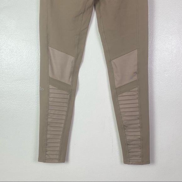 Alo Yoga Women's Mid Rise Mesh Beige Moto Leggings Size M - Picture 9 of 11